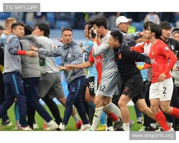 深夜苦练点球大战幕后画面曝光展现球员真正职业态度引发网友热议