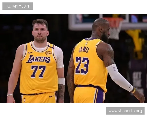 雷迪克评詹姆斯与里夫斯合体后本场表现是否最佳的深度解读全面版